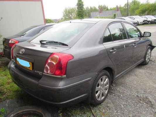 toyota avensis mud flaps