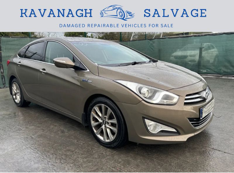 2015_Hyundai_i40._Light_damage_For_Sale_EDITED.png